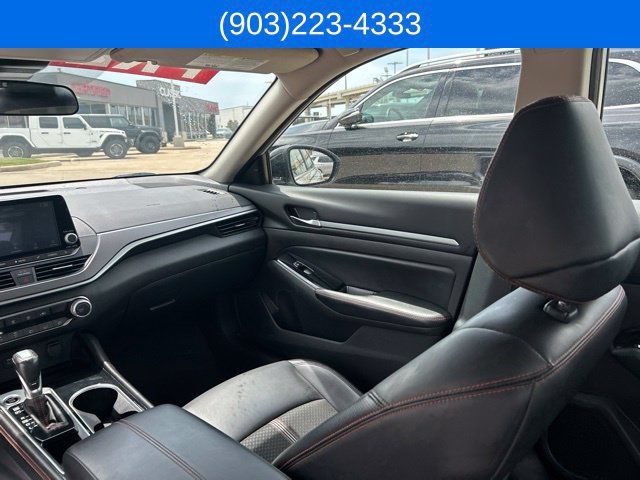 Used 2024 Nissan Altima 2.5 SR FWD image 35