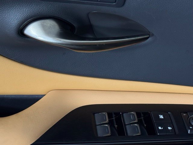 Used 2022 Lexus ES 300h w/ Premium Package FWD image 15