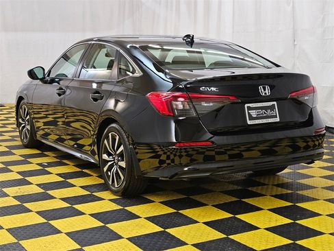 Used 2022 Honda Civic EX image 5