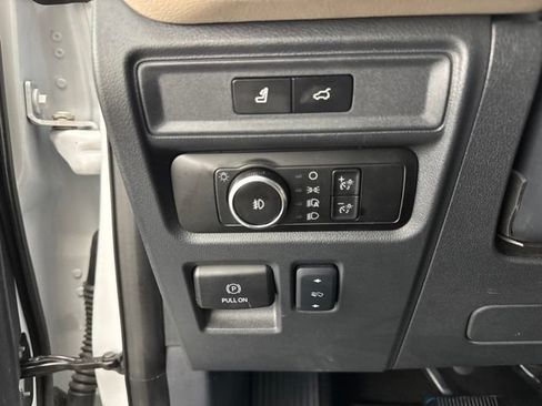 Used 2024 Ford Expedition Limited RWD image 21