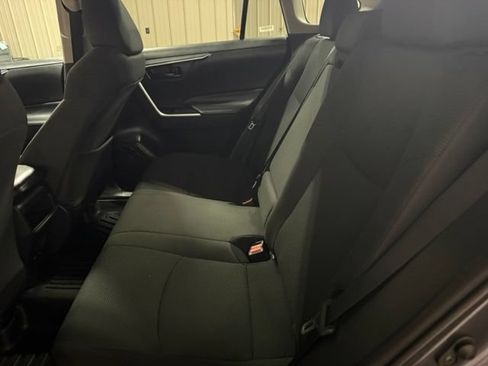 Used 2021 Toyota RAV4 LE FWD image 17