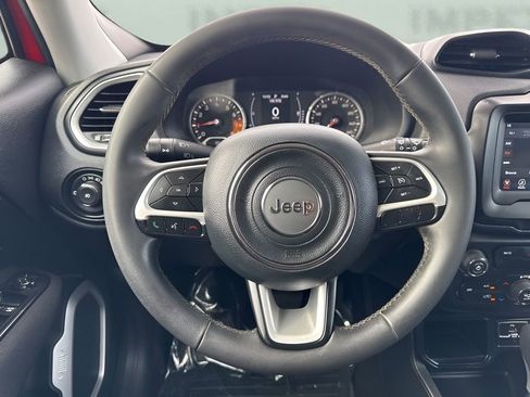 Used 2018 Jeep Renegade Latitude image 12