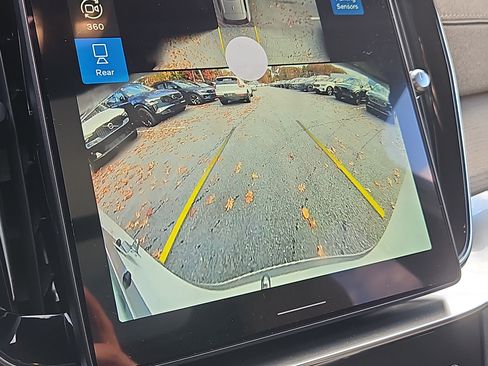 New 2026 Volvo XC90 B6 Plus w/ Protection Package Premier image 7