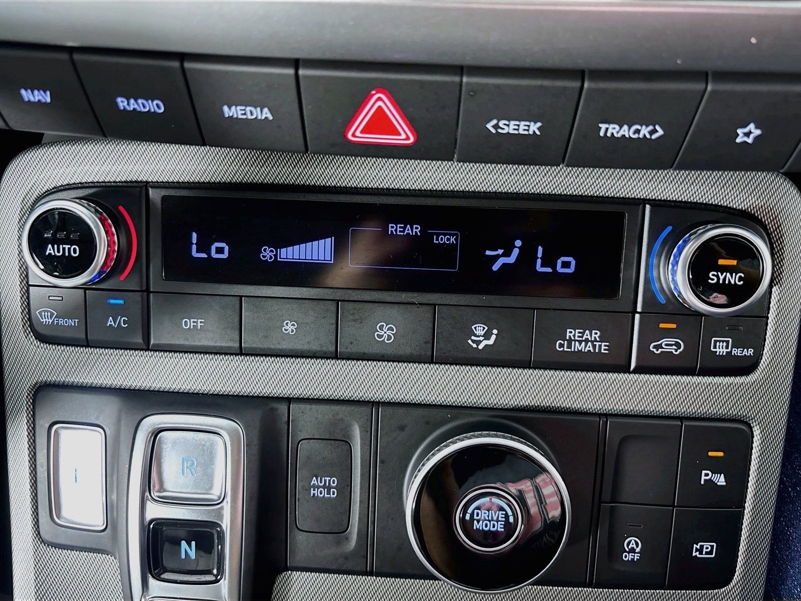 Used 2024 Hyundai Palisade SEL FWD image 16