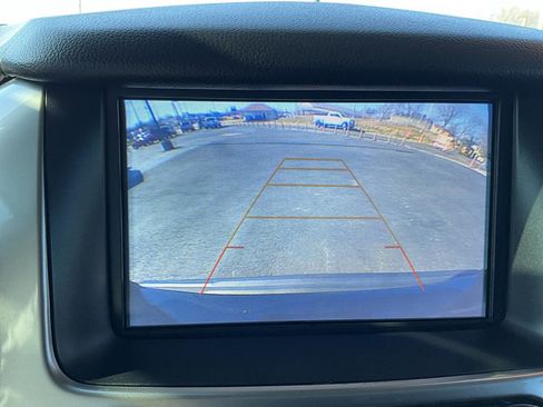 Used 2018 Chevrolet Tahoe LT image 15