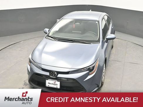 Used 2025 Toyota Corolla LE FWD image 18