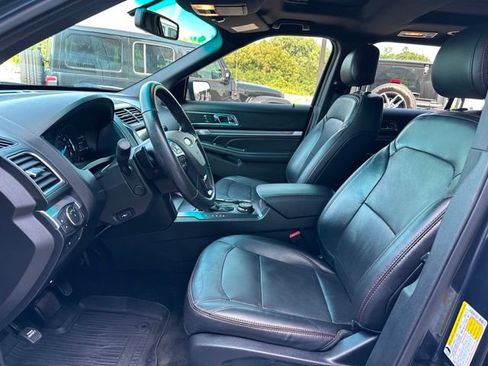 Used 2017 Ford Explorer Sport w/ Equipment Group 401A AWD/4WD image 13