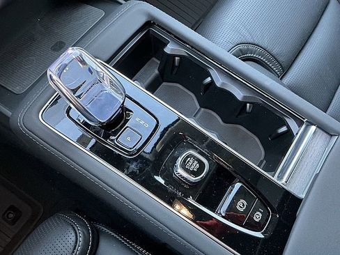 New 2026 Volvo XC90 T8 Ultra w/ Protection Package image 18