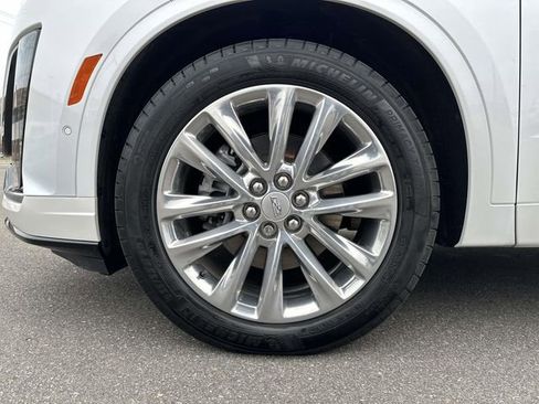 Certified 2024 Cadillac XT6 Premium Luxury w/ Technology Package AWD/4WD image 12
