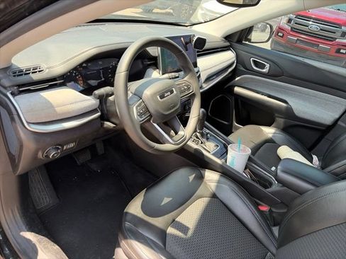 Used 2022 Jeep Compass Latitude FWD image 12
