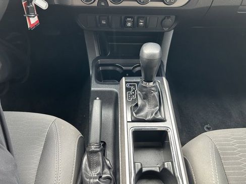 Used 2018 Toyota Tacoma SR5 image 13