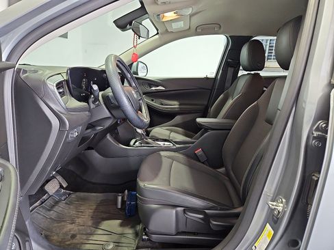 Used 2024 Buick Encore GX Preferred AWD/4WD image 16