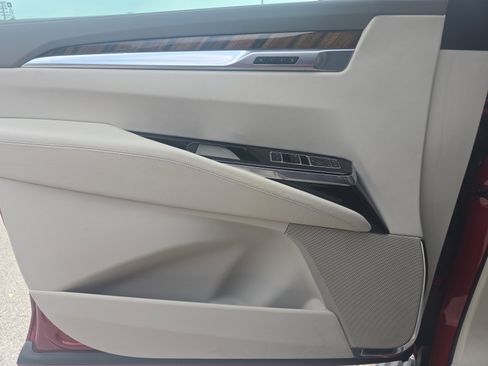 Used 2025 Cadillac Escalade Sport Platinum w/ LPO, Floor Liner Package AWD/4WD image 27