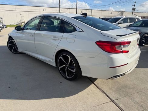 Used 2022 Honda Accord Sport image 3