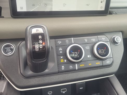 Used 2020 Land Rover Defender 110 S image 23