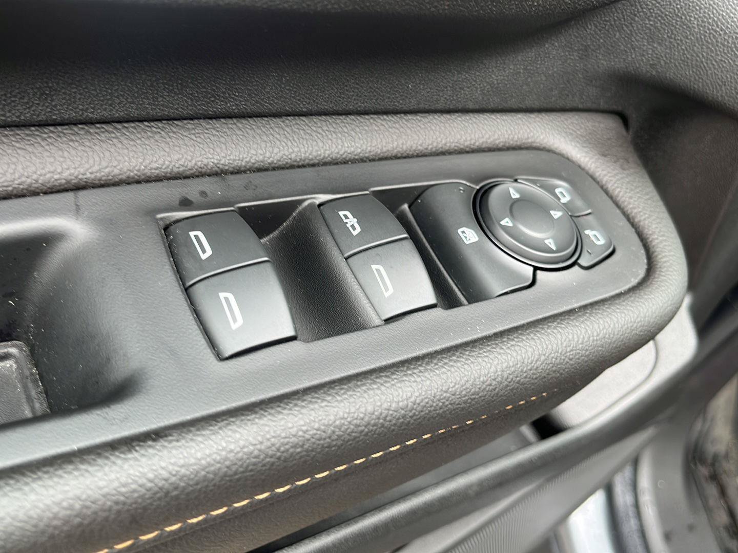 Used 2020 GMC Terrain SLE w/ Driver Convenience Package AWD/4WD image 11