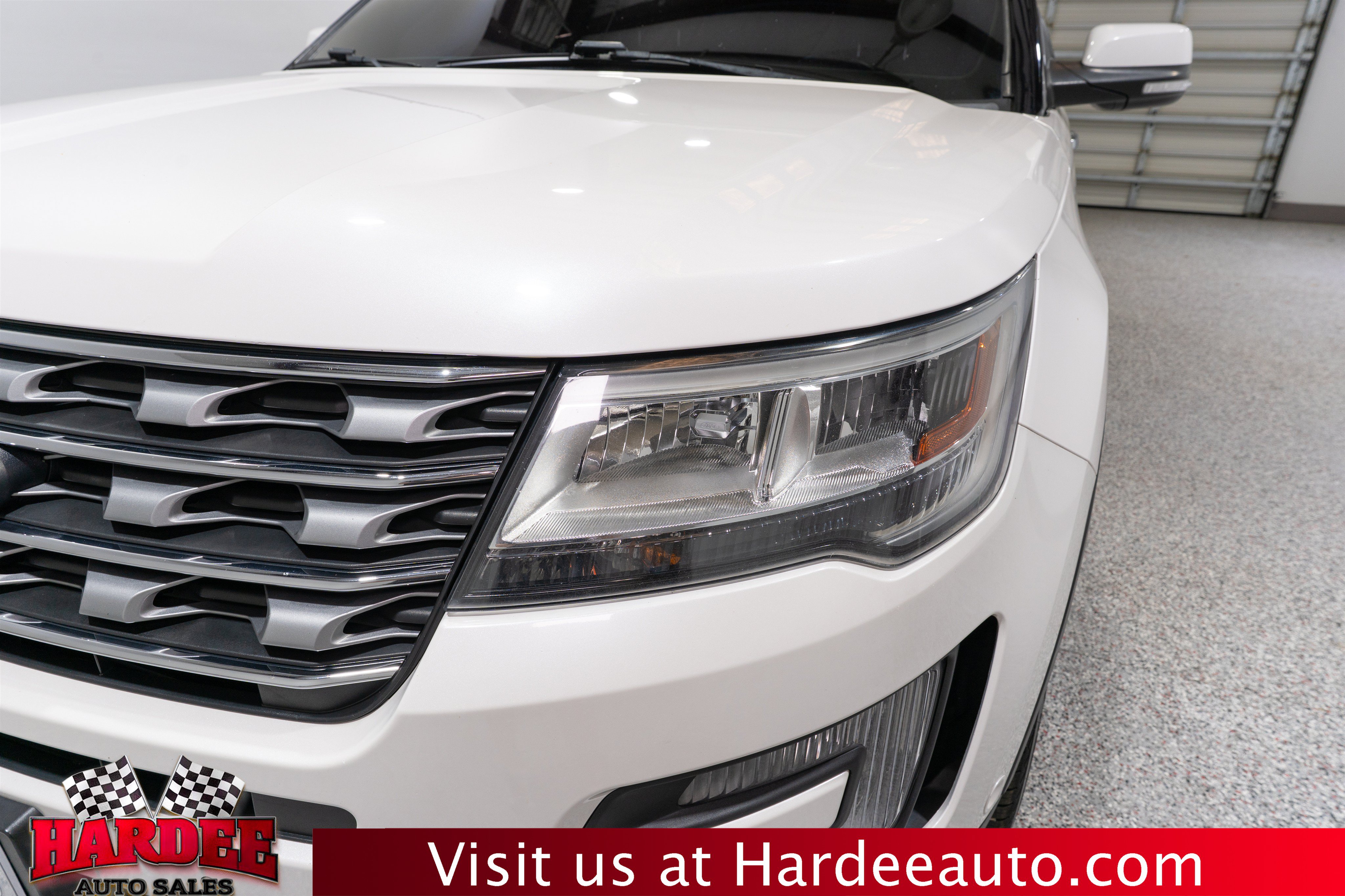 Used 2017 Ford Explorer Limited w/ Equipment Group 301A FWD image 8