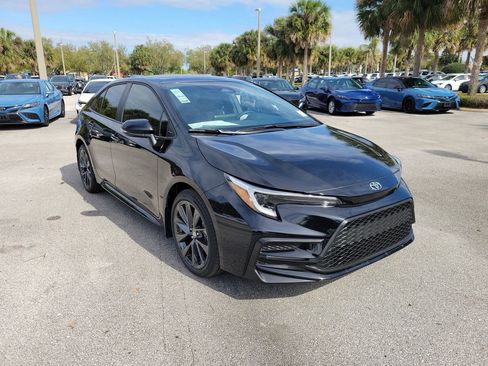 New 2026 Toyota Corolla SE FWD image 2