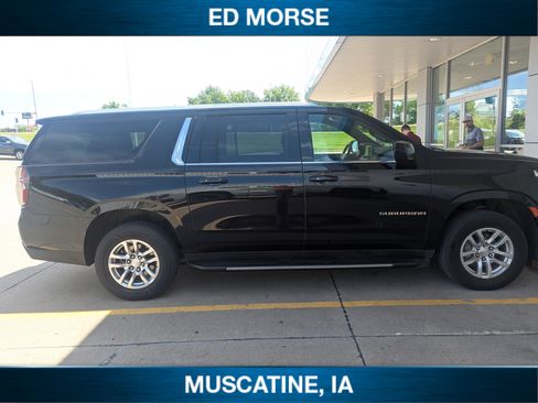 Used 2024 Chevrolet Suburban LT AWD/4WD image 4