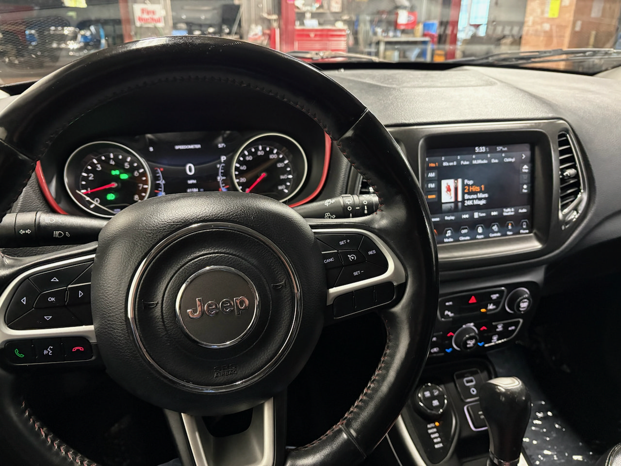 Used 2018 Jeep Compass Trailhawk w/ Leather Interior Group AWD/4WD image 2