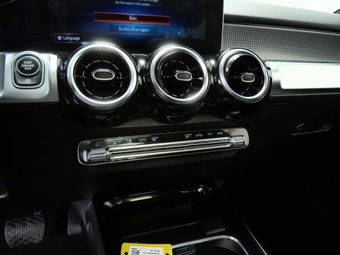 Certified 2021 Mercedes-Benz GLB 250 4MATIC image 22