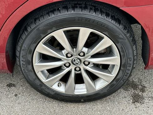 Used 2017 Toyota Camry XLE FWD image 5