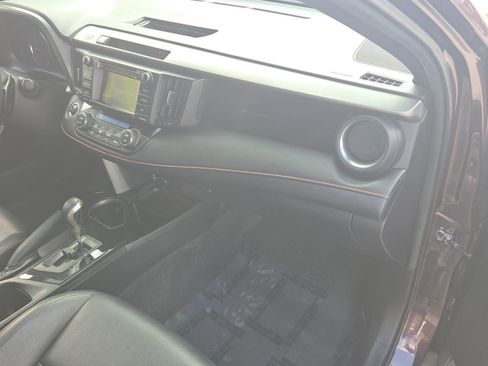 Used 2017 Toyota RAV4 SE image 19