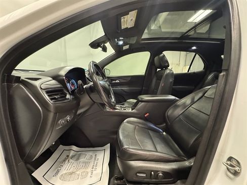 Used 2022 Chevrolet Equinox RS w/ RS Leather Package image 17
