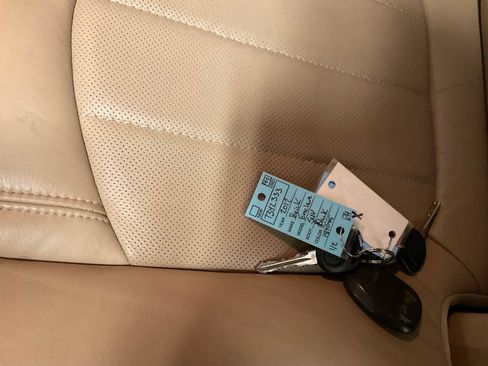 Used 2012 Buick Enclave Leather AWD/4WD image 31