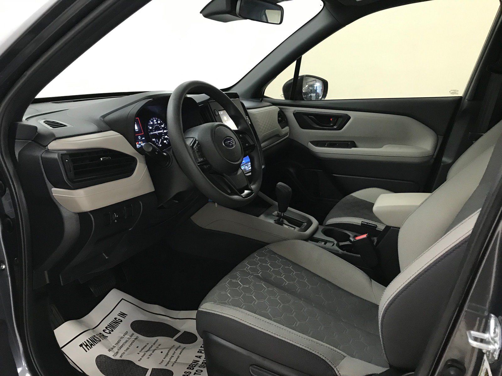 Used 2025 Subaru Forester AWD/4WD image 9