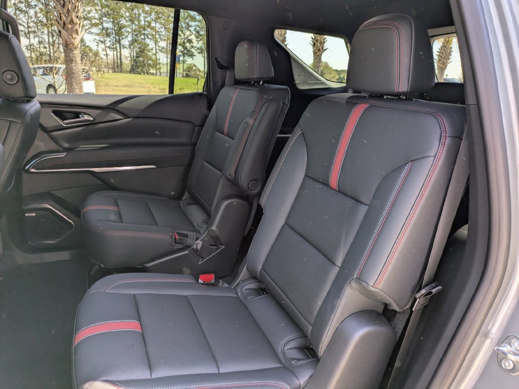 New 2026 Chevrolet Traverse RS FWD image 17