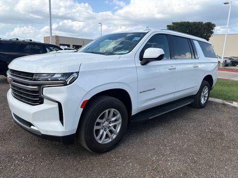 Used 2024 Chevrolet Suburban LT RWD image 1