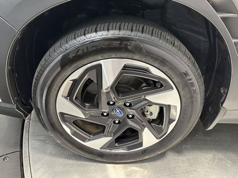 Used 2025 Subaru Crosstrek 2.5i Limited w/ Crosstrek Mirror Package AWD/4WD image 9