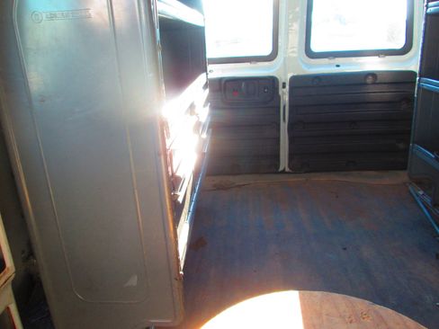 Used 2012 Chevrolet Express 1500 AWD image 3