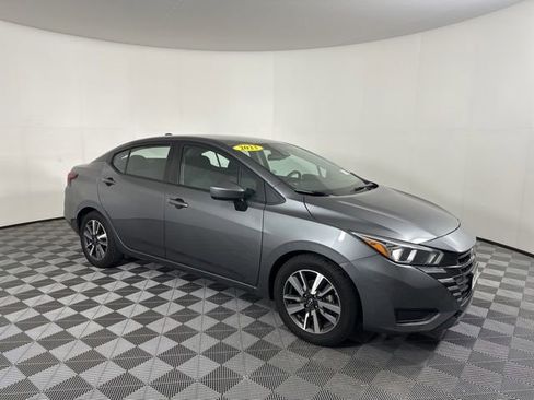 Used 2023 Nissan Versa SV FWD image 3