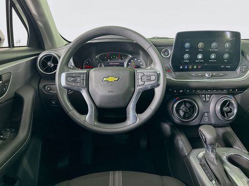 Used 2025 Chevrolet Blazer LT FWD image 17