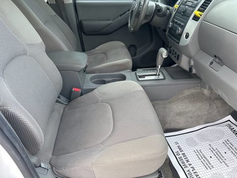 Used 2012 Nissan Frontier SV image 23