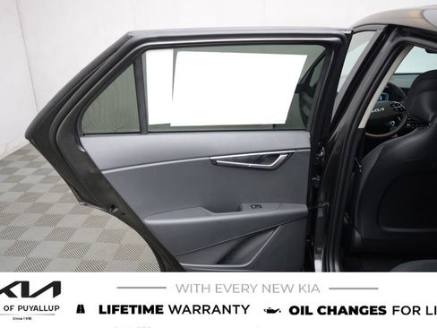 New 2026 Kia Niro LX image 11