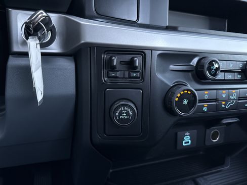 Used 2024 Ford F350 XL w/ 360-Degree Camera Package image 17