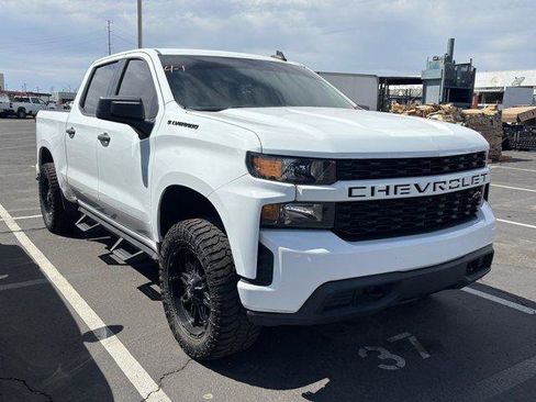 Used 2022 Chevrolet Silverado 1500 Custom image 2