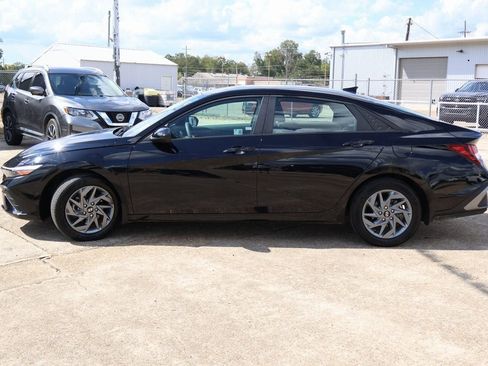 Used 2024 Hyundai Elantra SEL image 23
