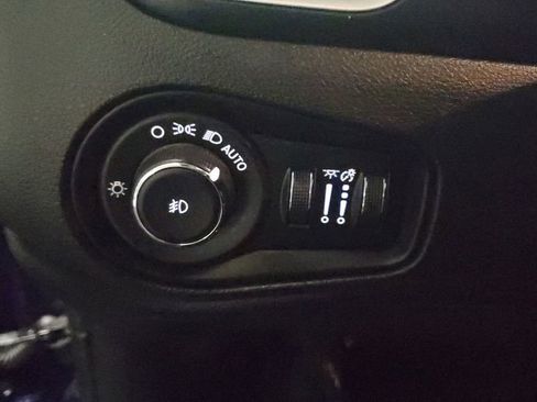 Used 2021 Jeep Renegade Latitude image 23