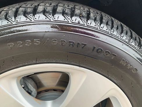 Used 2011 Toyota Sienna LE image 33