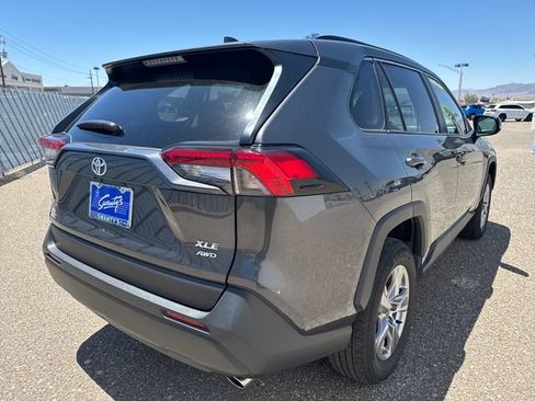 Used 2025 Toyota RAV4 XLE AWD/4WD image 5
