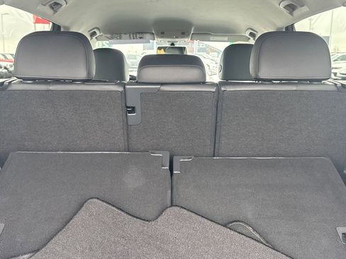 Used 2020 Volkswagen Tiguan SE image 10