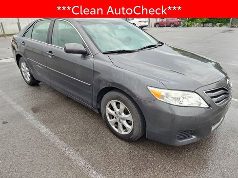 Used 2011 Toyota Camry LE w/ LE Extra-Value Pkg FWD image 3
