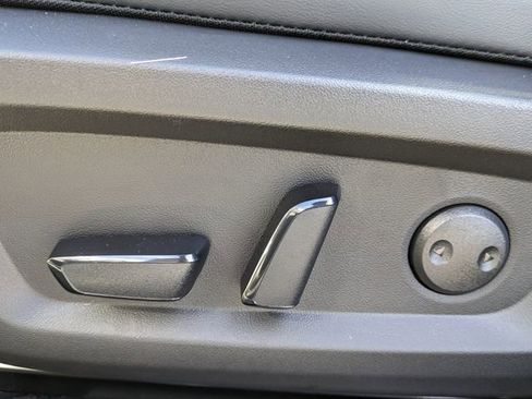 New 2025 Mitsubishi Outlander SE image 23