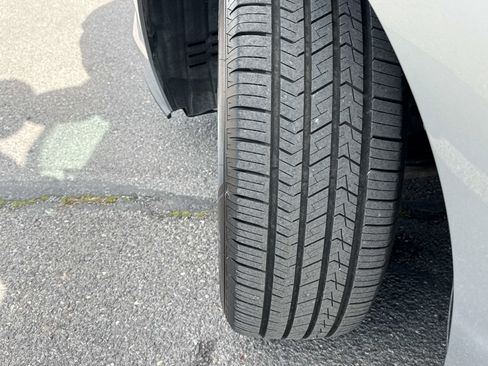 Used 2024 Toyota Sienna XLE image 8