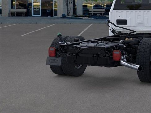 New 2025 Ford F550 2WD Regular Cab Super Duty image 21