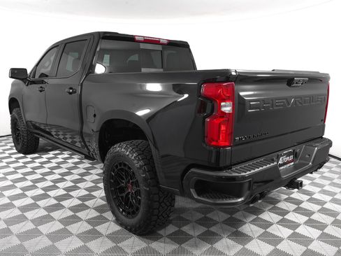 Used 2025 Chevrolet Silverado 1500 LT Trail Boss w/ Convenience Package II AWD/4WD image 7